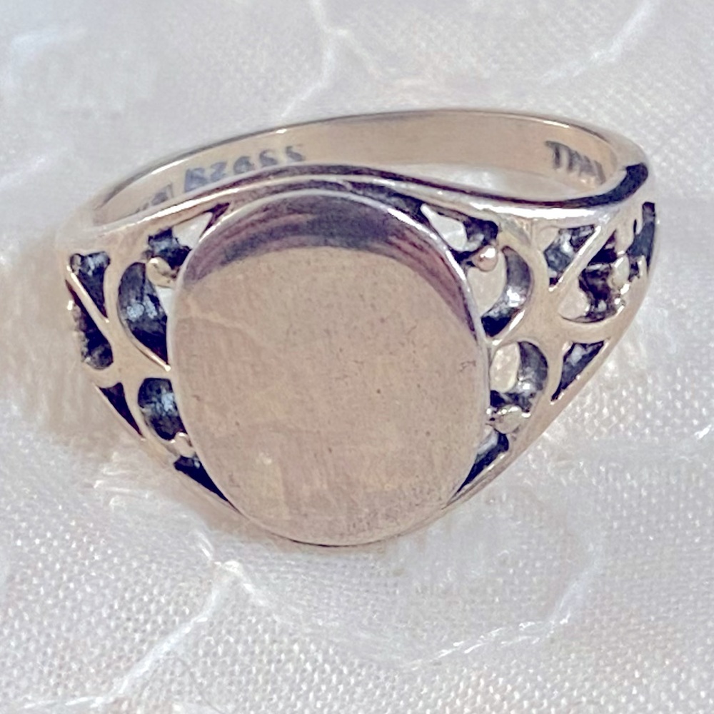 Sterling Silver /925 /Ring/ size 6